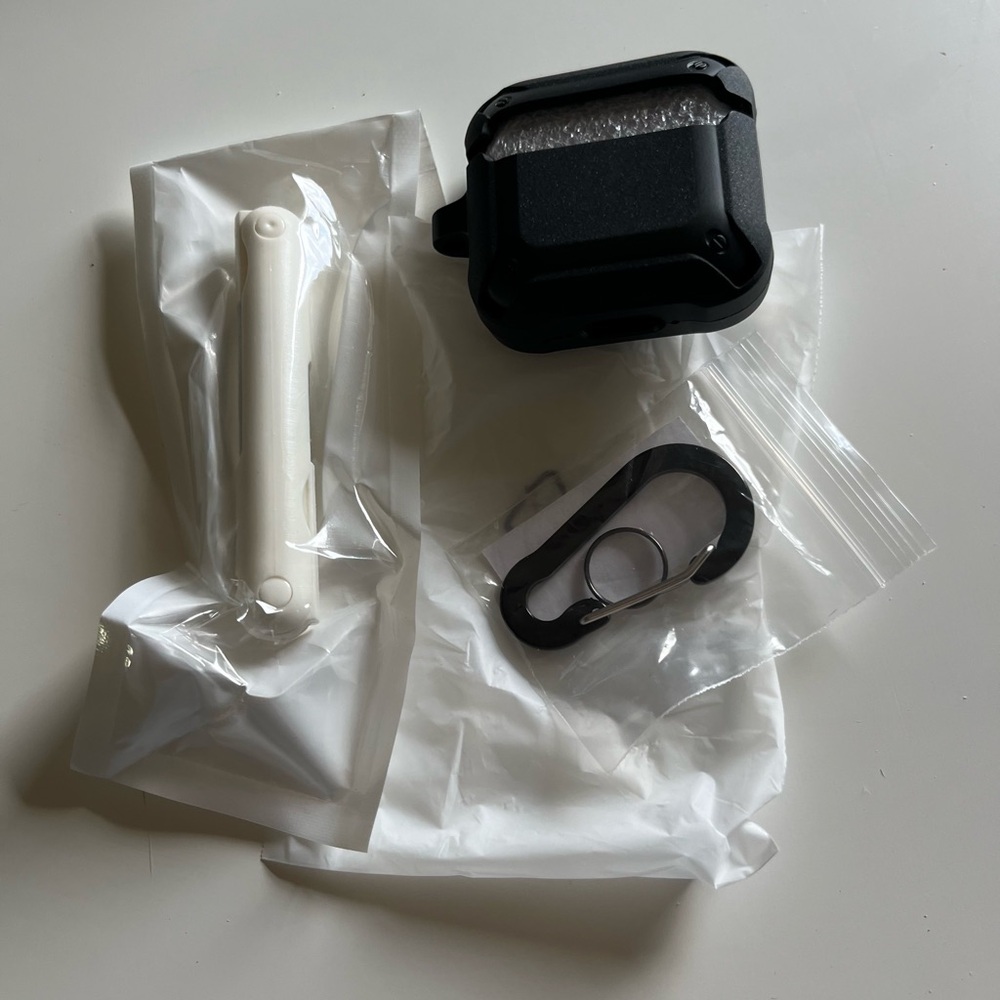 Koreda Headphone case with cleaning kit